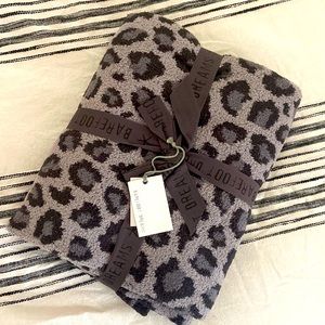 ✨LAST CHANCE✨Barefoot Dreams Safari Blanket